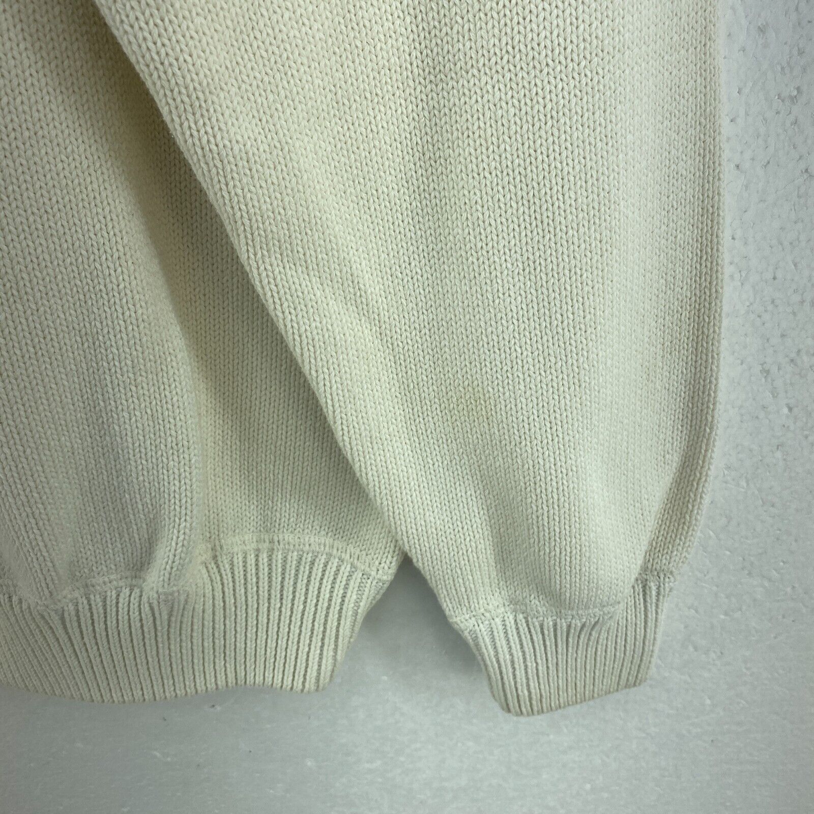 Tommy Hilfiger Embroidered Chest Logo Vintage White Sweater Size M