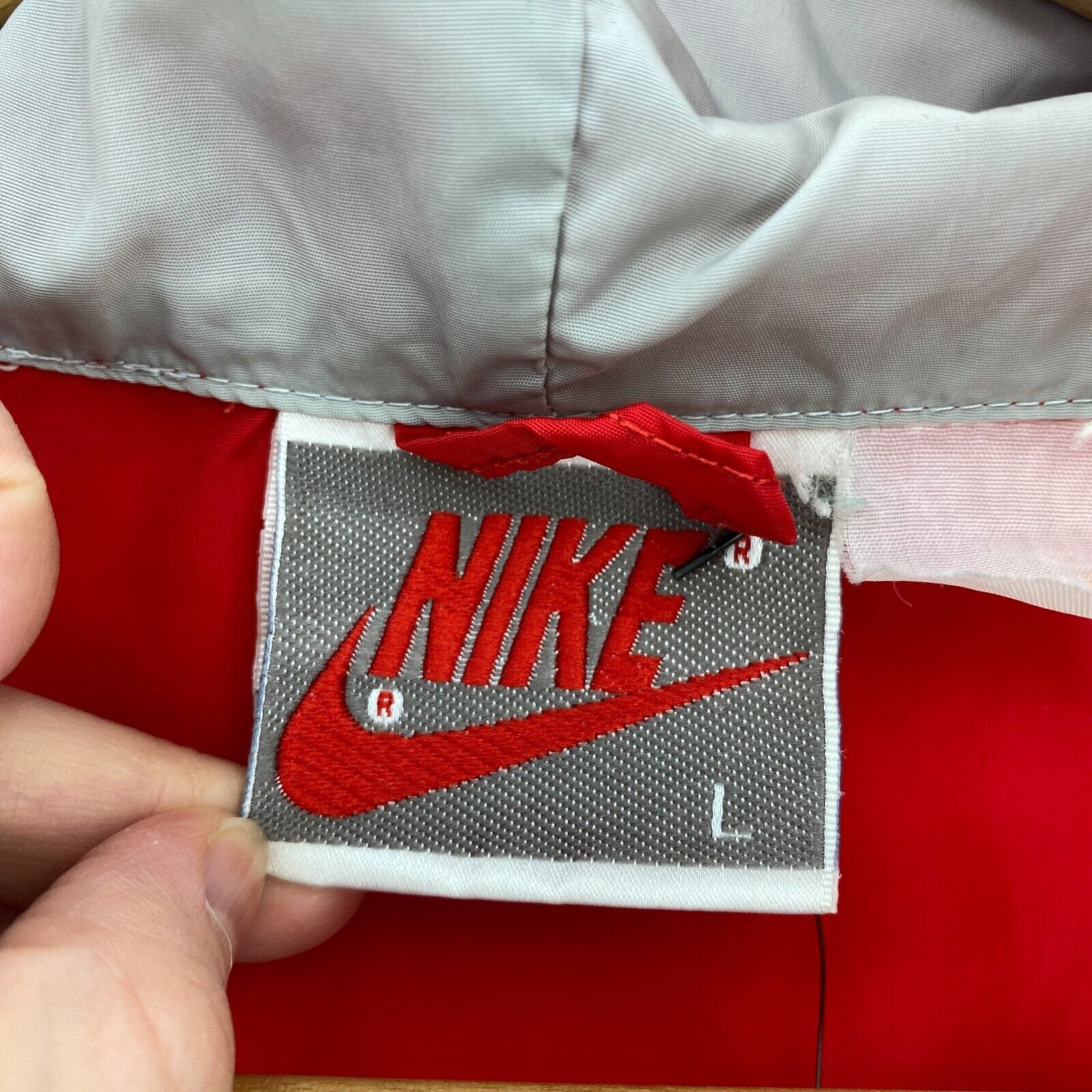 Nike Red Light Windbreaker Jacket Size L Grafevine