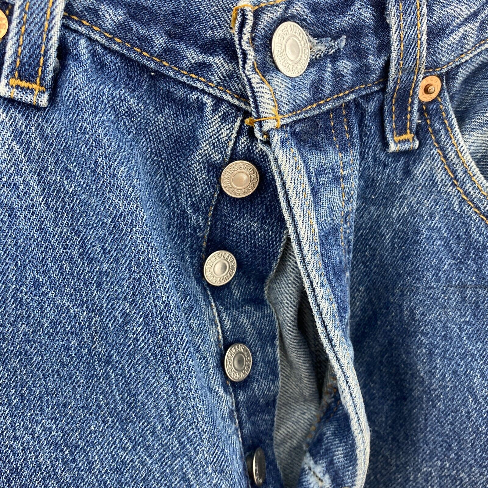 Levi's 501 Medium Wash Blue Denim Straight Jeans Size 32 Women's