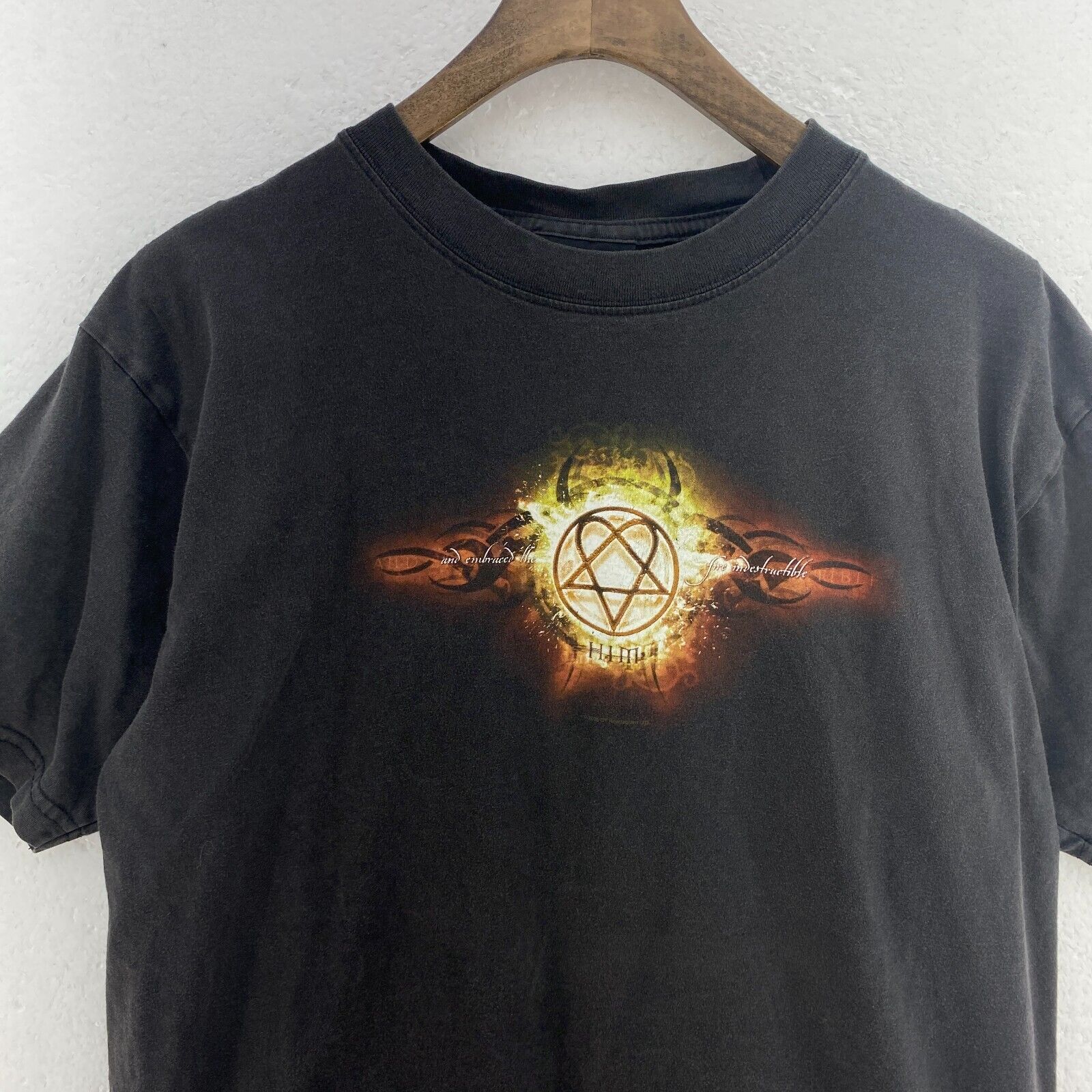 Artimonde 2005 Black And Embraced The Fire Investructible Him T-shirt Size L
