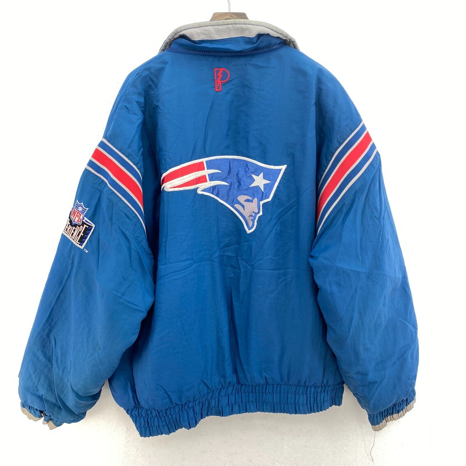 Vintage New England Patriots Pro Player Insulated Jacket Size M NFL Blue